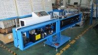 Machine extrudeuse de butyl haute efficacité, équipement automatique de revêtement de mastic butyl pour ligne de production de verre isolant