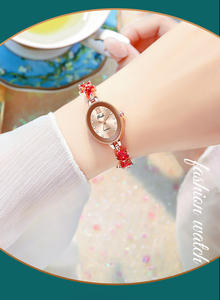 Reloj de Mujer de Edición Limitada con Diseño Vintage, Trébol de Cuatro Hojas, Brazalete Ovalado de Lujo, Reloj de Cuarzo de Nicho - Product Image 2