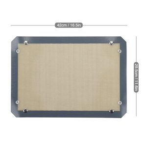 Tapis de cuisson en silicone avec boutons sécurisés, design antidérapant et anti-débordement pour utilisation au four - Product Image 6