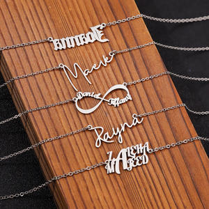 Fabricant <span class=keywords><strong>de</strong></span> bijoux personnalisé personnalisé PVD plaqué or 18 carats collier en acier inoxydable avec nom pour couple filles femmes - Product Image 3