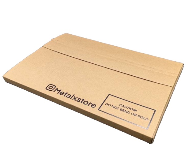 Custom Rigid Cardboard Shipping Box with Self-Sealing Feature Inner Sleeve for iPhone Storage and Embossed Photo Frame Use