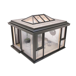 Véranda extérieure en aluminium et verre sur mesure, design moderne, imperméable, avec toit polygonal pour cour - Product Image 1
