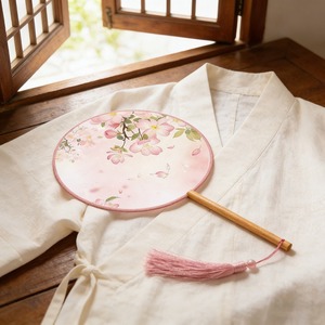 Abanico redondo, abanico antiguo, abanico de baile de verano semitransparente con mango largo para niños, disfraz antiguo para niñas Hanfu cheongsam - Product Image 2