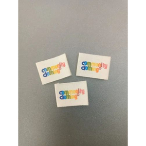 ป้ายเสื้อผ้าโพลีเอสเตอร์ขนาด 28 มม. ป้ายโลโก้ดีไซน์ขายดี ป้ายเสื้อผ้าพิมพ์ลาย ป้ายพิมพ์ลาย ป้ายเสื้อผ้า - Product Image 1