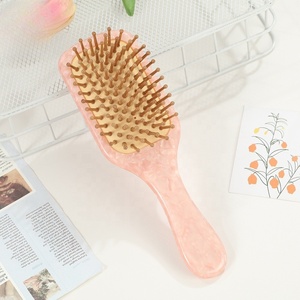 Peine para el pelo de acetato con logotipo personalizado, con colgante de concha blanca, creativo y bonito, peine para flequillo y maquillaje, peine con cojín de aire, peines para el pelo personalizados - Product Image 3