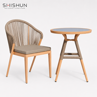 Ensemble table et chaises de jardin en alliage d'aluminium moderne avec design résistant aux intempéries pour hôtel et resort
