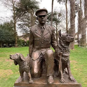 Modern Outdoor Large Brass soldier Statues Hand-carved Metal soldier and dog bronze statue For Sale