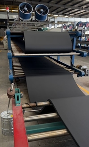 Panneau d'isolation en <span class=keywords><strong>mousse</strong></span> de caoutchouc insonorisant auto-adhésif écologique de conception moderne, carré, classe de résistance au feu B1, noir - Product Image 3