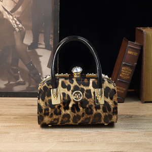 Borsa a Clip Delicata di Lusso Leggero 2026 Nuova Borsa alla Moda Elegante per Mamma Borsa a Mano Grande Capacità Tracolla Singola - Product Image 5