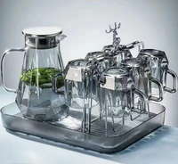 Ensemble de carafe en verre haut de gamme : 6 verres avec support et plateau modernes, élégance transparente pour des réceptions de luxe à la maison