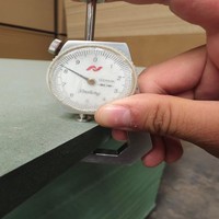 Panneau MDF vert MR résistant à l'humidité HDF HDHMR Panneau de bois durable et solide de 18mm pour la fabrication de meubles et les projets domestiques