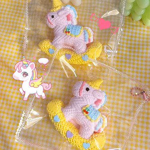 Série de pendentifs de sac Cheval à Bascule Licorne Bestseller Xiaohongshu, Jouet anti-stress en argile crémeuse compressible et silicone, 14 ans - Product Image 1