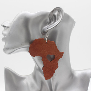 Moda siyah kraliçe ahşap afrika haritası kalp küpe oymak boyama ahşap küpe - Product Image 5