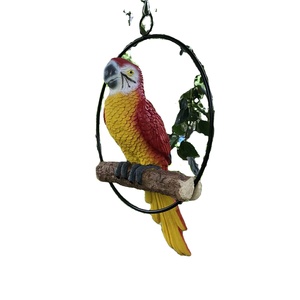Estatua de loro para perchas en ramas, estatua de recolector de aves tropicales adecuada para patio, césped, hogar y decoración de jardín - Product Image 1