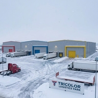 Atelier en structure métallique préfabriquée 120' x 120' x 30' – Entrepôt métallique préfabriqué à vendre