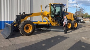 Brand New Electric <b>Battery</b> Motor Grader 4230D with Rated Storage Energy 180kWh - Product Image 4