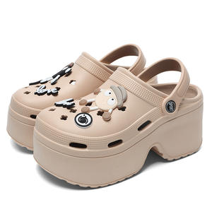 9 सेमी महिलाओं का प्लेटफॉर्म क्लॉग नए मॉडल चंकी हील्स क्लोज और खच्चरों - Product Image 5