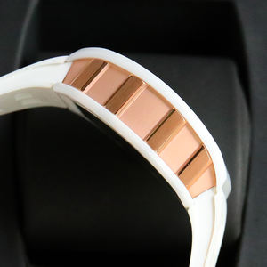 Montre-bracelet de luxe pour homme, en céramique blanche, forme barillet, cadran squelette, design armure de samouraï, sport, avec vis décoratives - Product Image 4