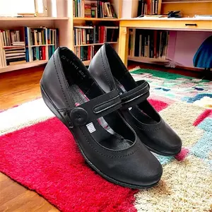 Scarpe Basse in Pelle da Donna Picolina, Punta Rotonda, Chiusura con Bottone, Nero 1606 - Product Image 4