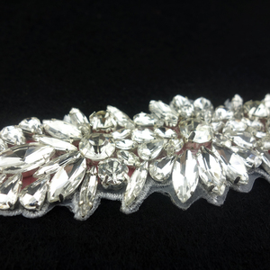 Impresionante pulsera de diamantes de imitación de plata trim <span class=keywords><strong>rojo</strong></span> lazo hecho a mano cinturón de novia con cuentas para las mujeres vestido de noche - Product Image 3