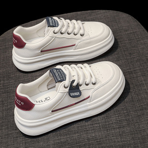 Zapatillas de Piel Recién Lanzadas, un Artículo Popular de Primavera con Suela Gruesa, Aptas Tanto para Deporte como para Uso Casual, Altamente Versátiles - Product Image 1