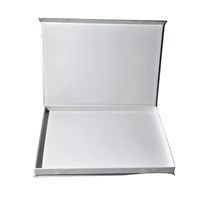 Caja de regalo magnética de lujo personalizable con logotipo impreso en color plateado, embalaje moderno para aplicaciones de marca premium