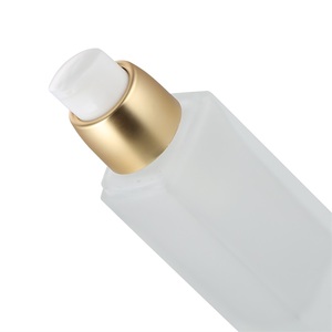 Bouteille de fond de teint en verre givré transparent, carré, pompe de 30ml, avec couvercles en or mat, haute qualité, <span class=keywords><strong>2022</strong></span> - Product Image 4