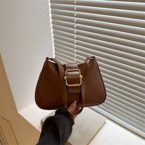 Bolso cruzado multicolor: diversos colores y diseño elegante para satisfacer las necesidades de moda - Product Image 2