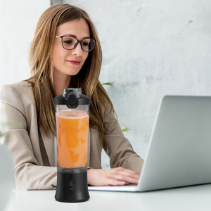 Máquina Eléctrica para Hacer Jugos de Frutas por Presión en Frío, Licuadora Recargable Portátil de 600 ml - Product Image 6
