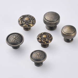 Pomo de cajón de bronce antiguo estilo europeo, tirador redondo de aleación de zinc para gabinete, tirador de mueble <span class=keywords><strong>vintage</strong></span> envejecido de un solo orificio - Product Image 3
