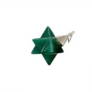 Pendentif de radiesthésie artisanal en argent, style Feng Shui, en agate verte foncée, pierre semi-précieuse, faite à la main, portable et à facettes - Product Image 2