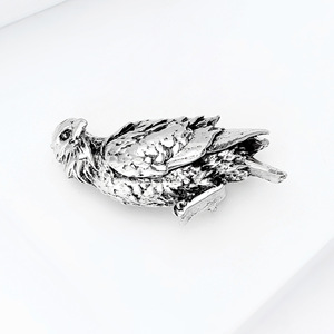 Broche de Luxo Retro em Liga de Alta Qualidade com Design de Águia, Presente de Moda para Mulheres em Festas - Product Image 4