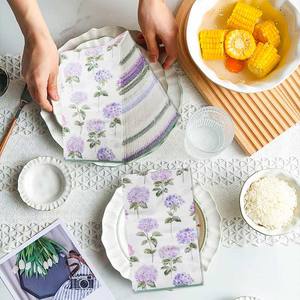 Serviettes d'invitées en tissu non tissé 3 plis, motif Hortensia <span class=keywords><strong>Pastel</strong></span> avec bordure verte, jetables pour la fête prénuptiale - Product Image 3