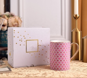 Tasse en Porcelaine Fine Russe de Luxe à Motifs Étoilés avec Poignée Dorée Écologique - Product Image 5