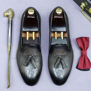 ASTON M.JAZZ 2025 High-quality Men Genuine Leather Lace-up <b>Pointed</b> Toe Fashion Tassels Party Graffiti Carving Office Career - Product Image 2