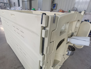 New PE nhựa trong nhà bê hutch với có thể tháo rời Feeder Bowls cho bé trang trại động vật - Product Image 4