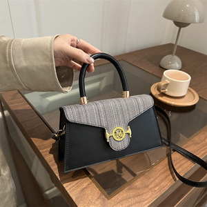 Nuevo Bolso Cuadrado Mini con Estampado de Estilo Chino, Bolso Bandolera Retro Elegante, Bolso de Hombro Versátil con Textura Estilosa para Mujer - Product Image 3