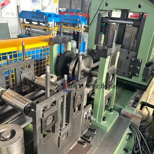 เครื่องขึ้นรูปเหล็กซีเพอร์ลินแบบม้วน โครงเหล็กชุบสังกะสี เครื่องผลิตโครงเหล็ก เครื่องขึ้นรูปเหล็กซีเพอร์ลิน - Product Image 5