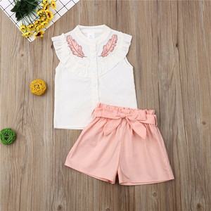 Vêtements pour enfants tendance, haut sans manches à col en dentelle pour bébé avec feuilles + short à ceinture, ensemble de 2 pièces pour filles, vêtements d'été pour enfants - Product Image 3