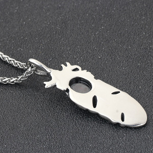Colgante de acero inoxidable con diseño de pluma y bisel de piedra preciosa roja para hombre, collar de moda. - Product Image 3