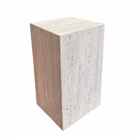 Socle en travertin naturel style galerie OEM, support de présentation en marbre cannelé, table d'appoint de luxe en pierre pour la décoration intérieure de boutiques