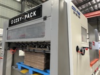 Nouvelle machine de découpe et de rainurage automatique à lit plat avec alimentation par le bord, élimination des déchets et décapage, 27 kW, 5000 feuilles/h