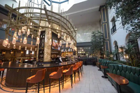 Lustre LED de luxe en métal et verre avec cadre rond pour restaurant haut de gamme, hall d'hôtel, réception de complexe, club
