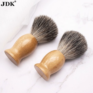 Pinceau à raser en poils <span class=keywords><strong>de</strong></span> <span class=keywords><strong>blaireau</strong></span> pur JDK avec manche en bambou, kit <span class=keywords><strong>de</strong></span> Guangdong pour le <span class=keywords><strong>rasage</strong></span> masculin - Product Image 3