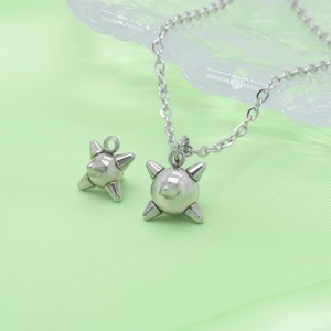 Boucles d'oreilles clous en alliage de zinc avec pendentif cône météore et géométrie à pointes, accessoire unisexe pour usage quotidien - Product Image 1