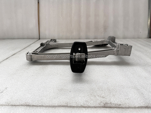 Prix de gros Pièces pour camions de transport Support gauche de garde-boue arrière 8403075-C6103 à vendre - Product Image 3