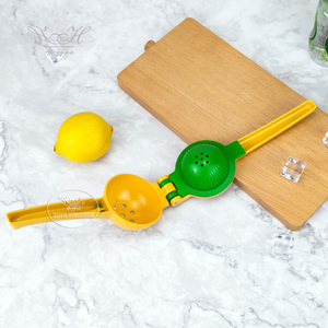 Presse-citron à main Aluminum Ally 2 en 1 double couche jaune Presse-agrumes manuel à citron vert Presse-agrumes portable - Product Image 6