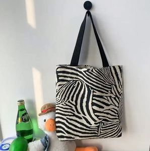 Bolsas de Mano Personalizadas con Logotipo al por Mayor, Bolsa de Compras Reutilizable con Impresión Personalizada para Regalos Promocionales - Product Image 2