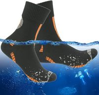 Personnalisation en gros Sports de plein air professionnels Chaussettes imperméables Chaussettes en nylon d'escalade chaudes pour hommes