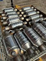 Convertitore Catalitico Universale in Acciaio Inox con Filtro Ceramico DPF DOC SIC Catalizzatore Universale